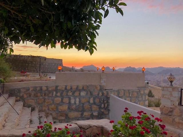Infinity Lodge Wadi Musa Bagian luar foto